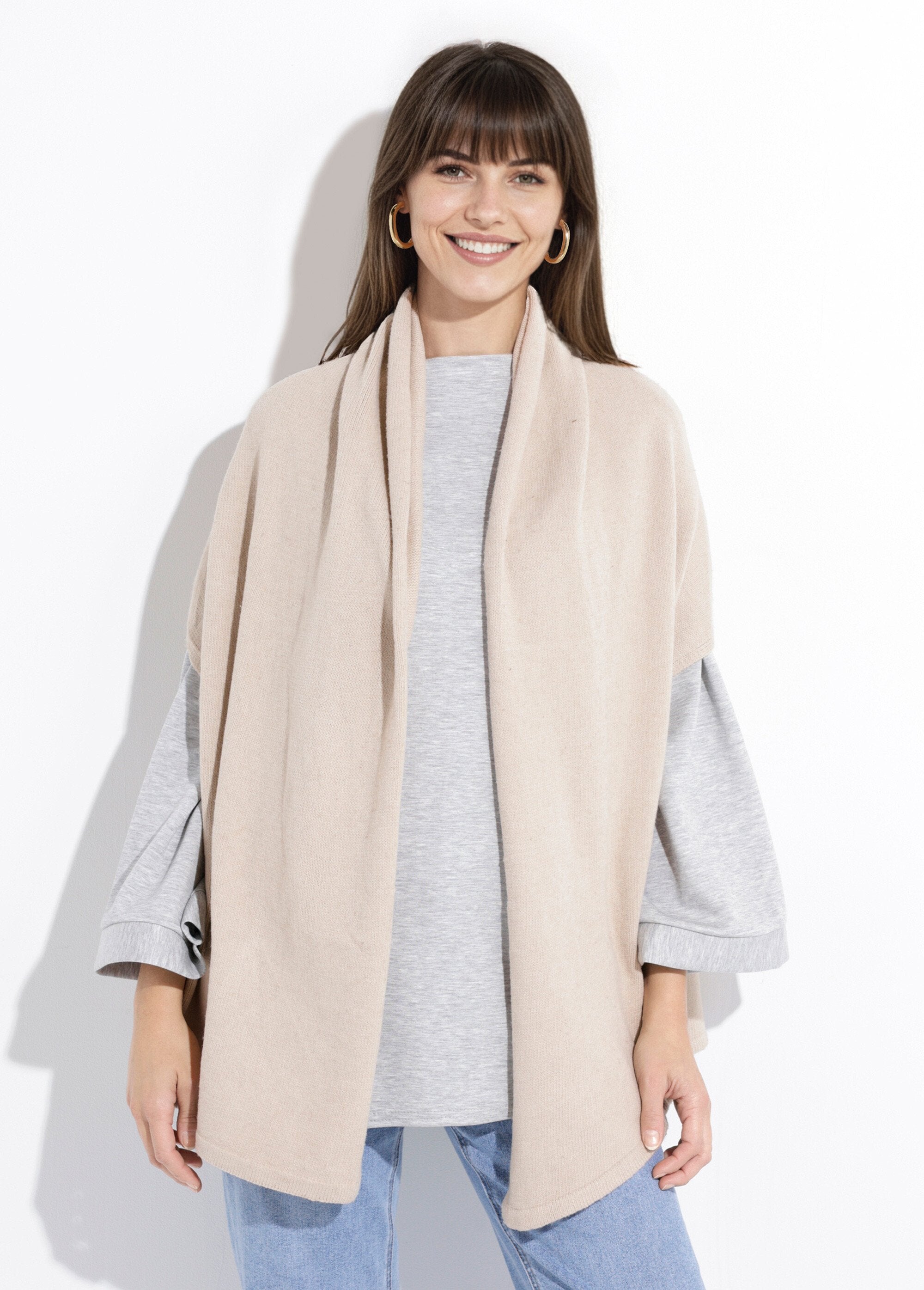 Warm_knitted_poncho_cape_with_wool_Beige_FA1_slim