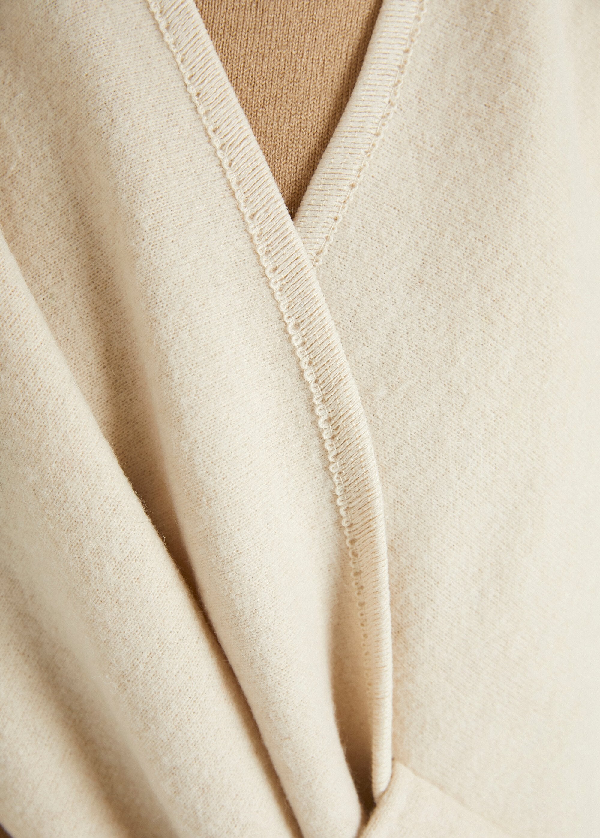 Poncho_in_warm_fabric_with_tone-on-tone_bias_Beige_DE3_slim