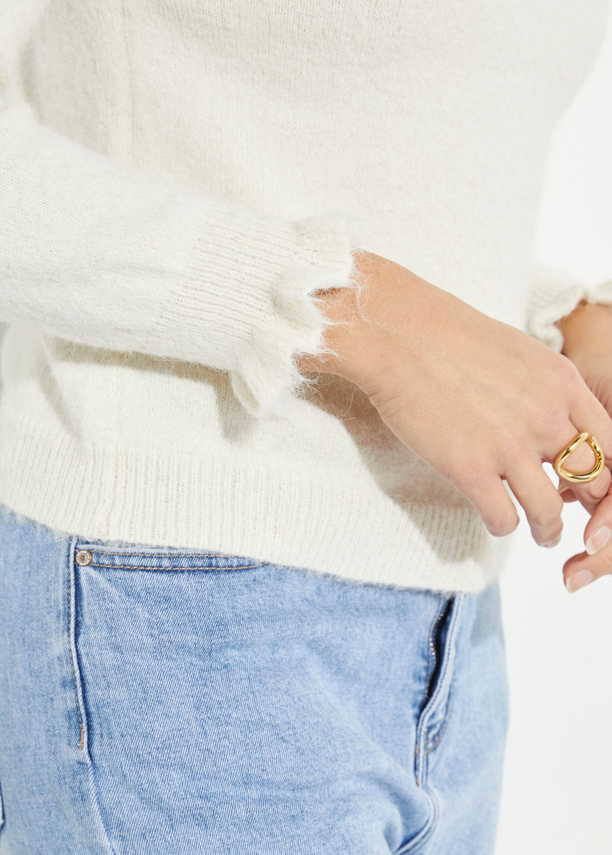 Chic_lace_and_knit_sweater_with_wool_Ecru_DE2_slim