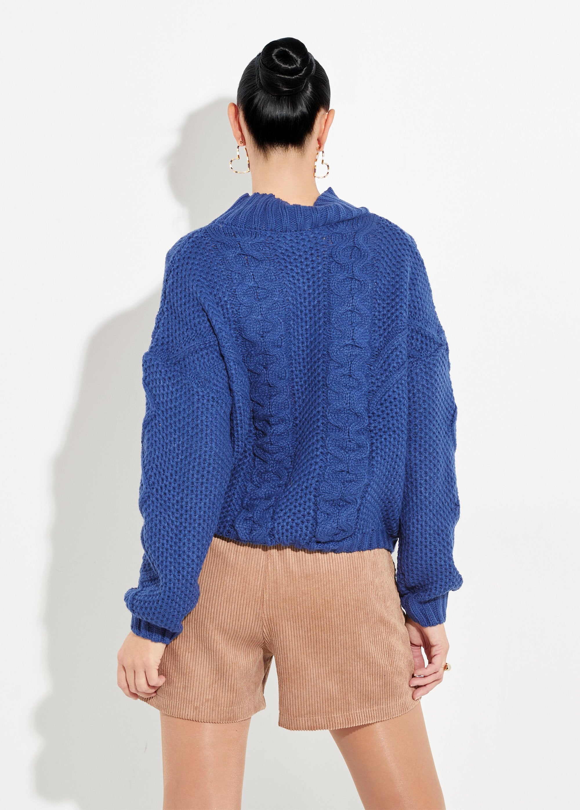High-neck_sweater,_fancy_knit_pattern_Blue_DO1_slim