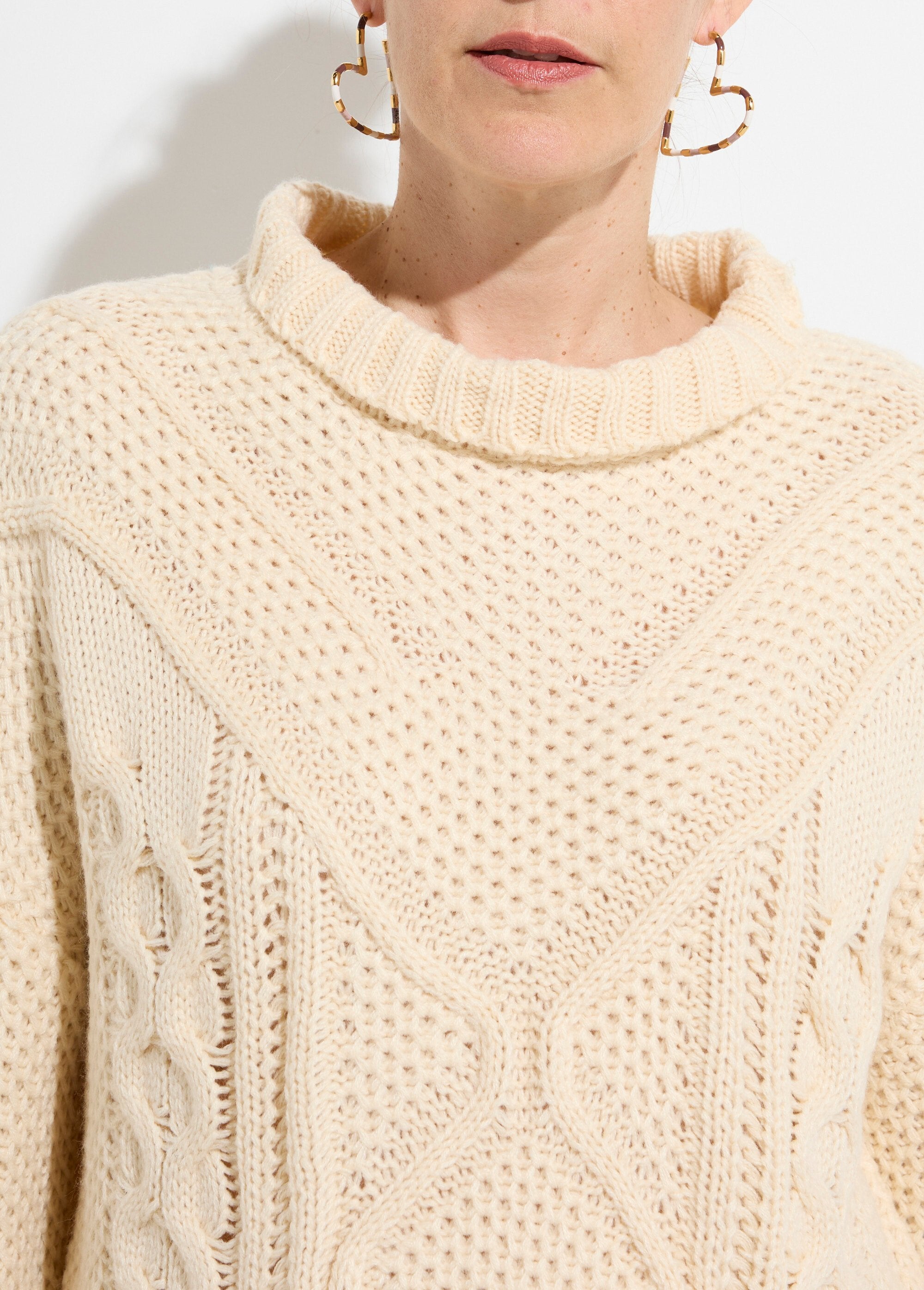 High-neck_sweater,_fancy_knit_pattern_Ecru_DE1_slim