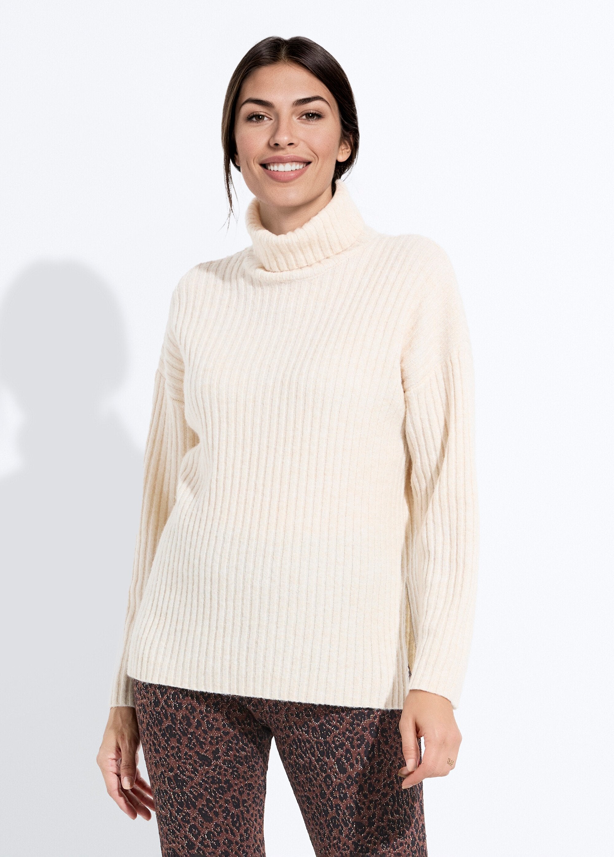Pull_col_roulé_manches_longues_descendues_Uni_ecru_FA1_slim