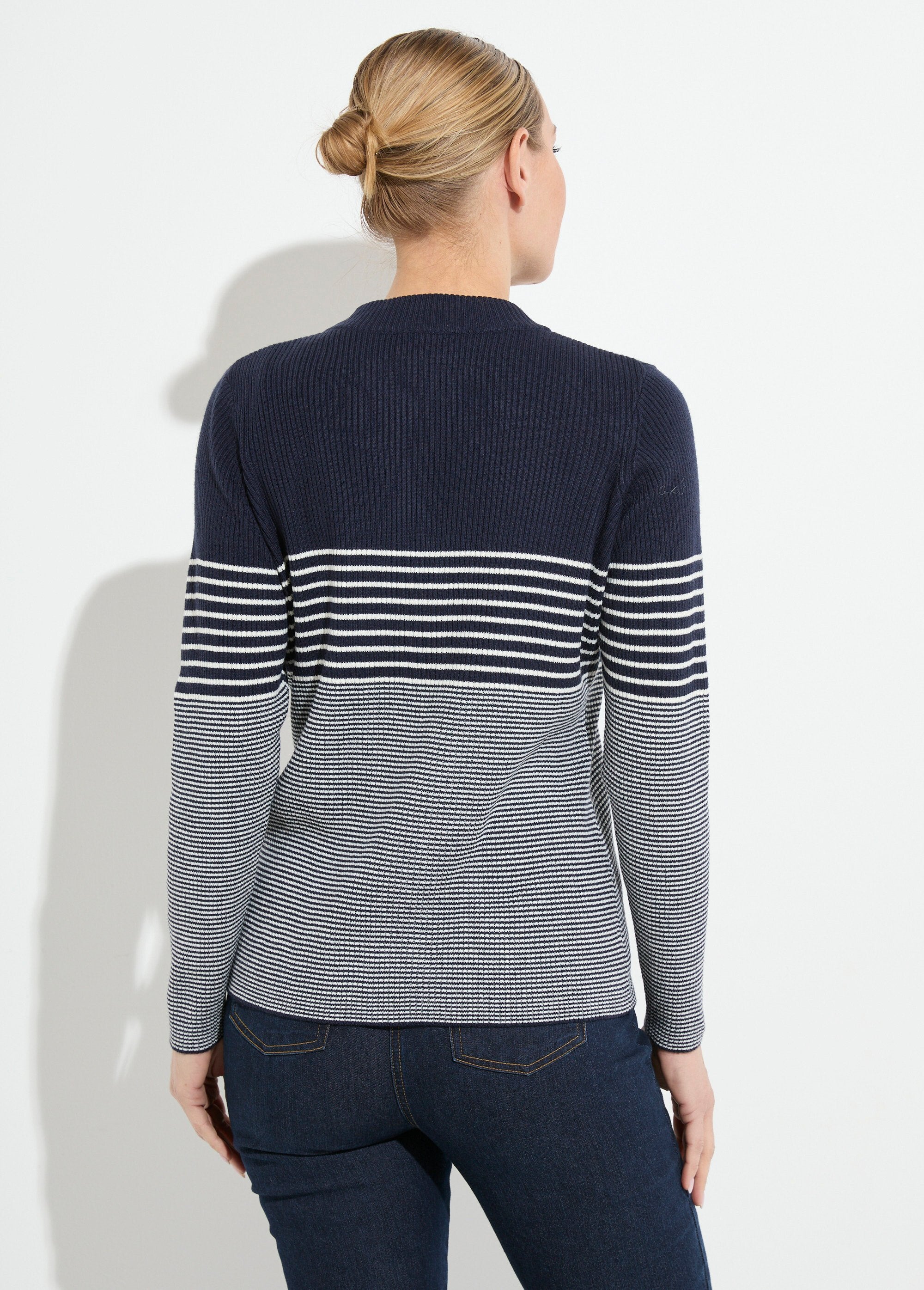 Short_ribbed_knit_high_neck_sweater_Navy_and_ecru_DO1_slim