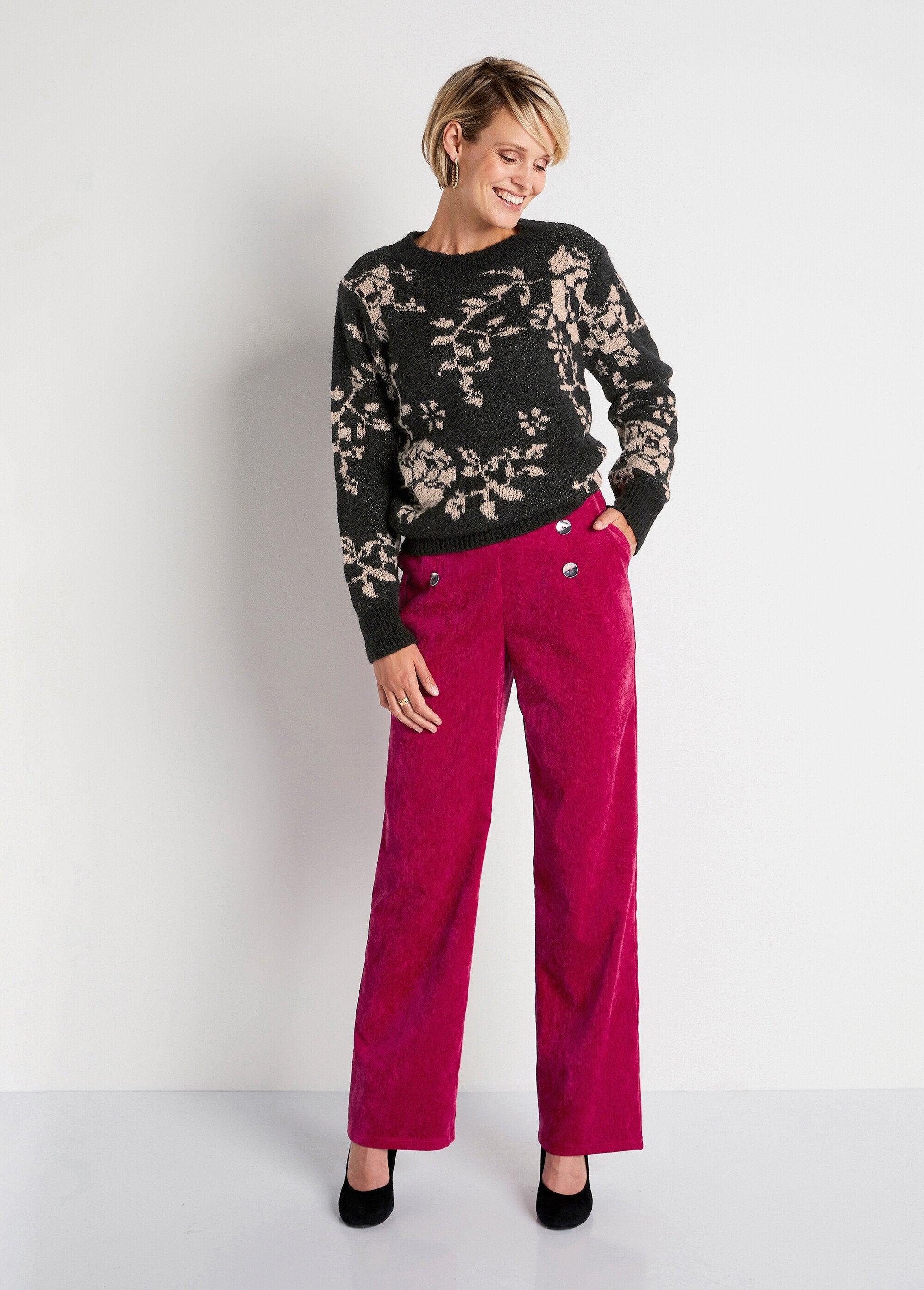 Short_floral_jacquard_sweater_Black_and_beige_SF1_slim