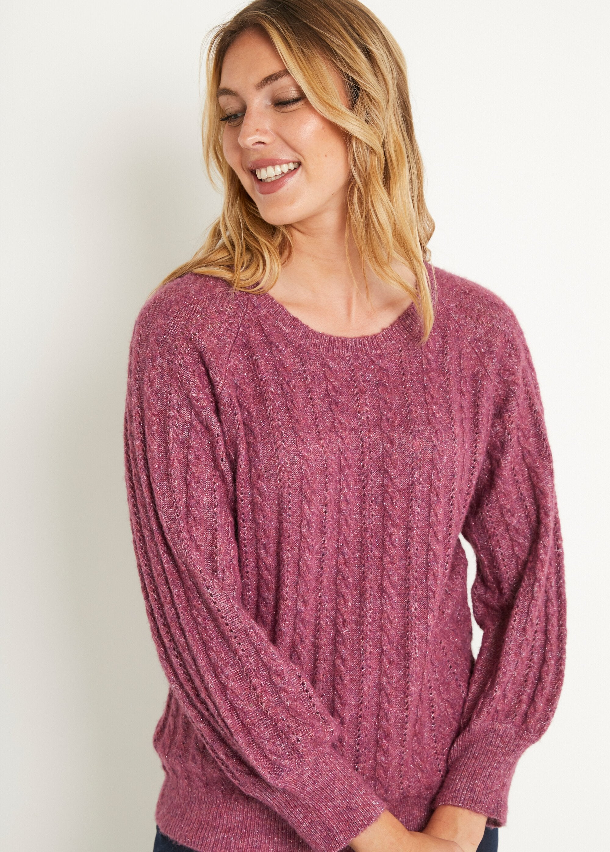 Soft_iridescent_cable_knit_openwork_wool_sweater_Cassis_DE1_slim