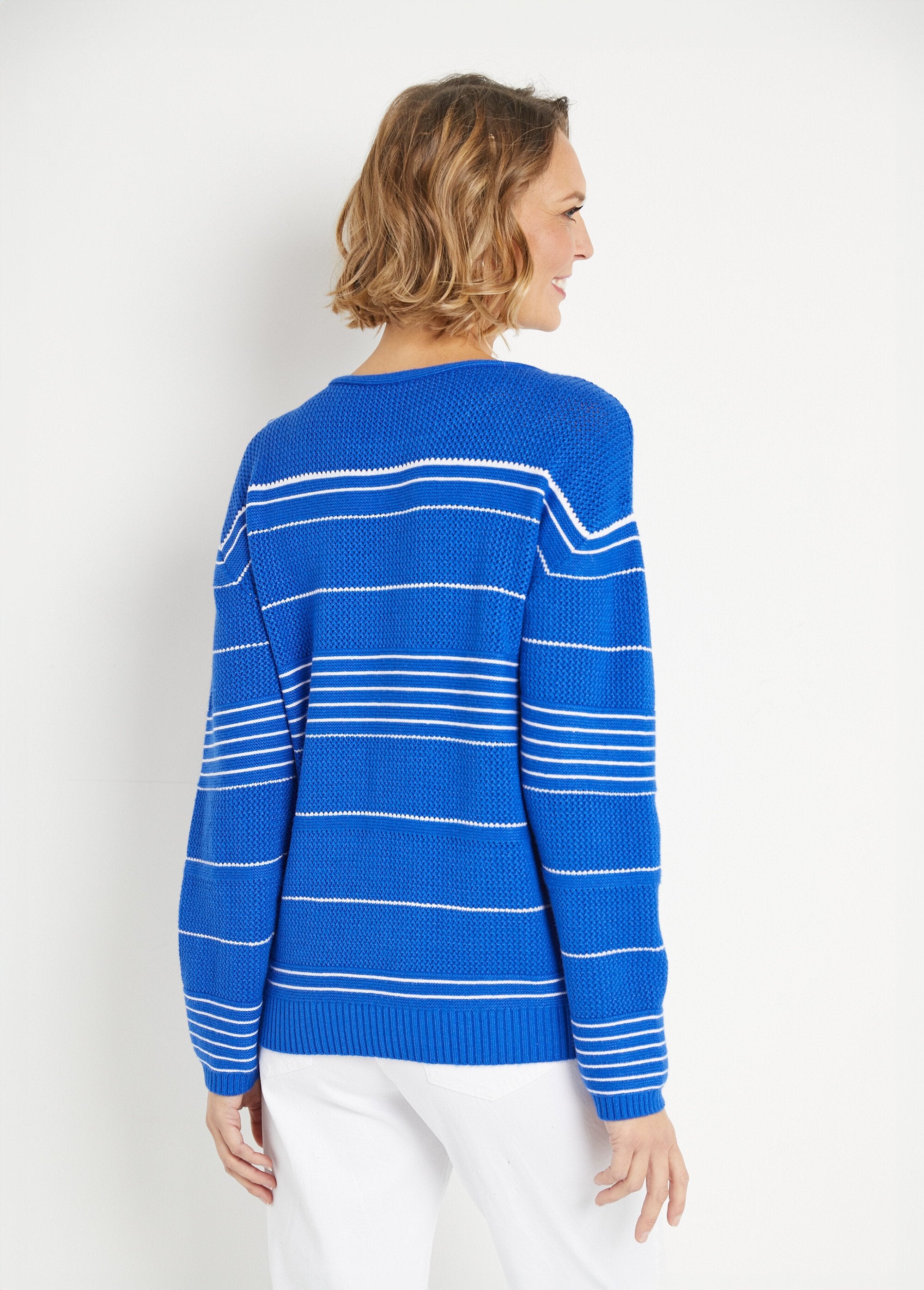 Soft_striped_crew_neck_sweater_with_sailor_style_Hard_blue_and_white_DO1_slim