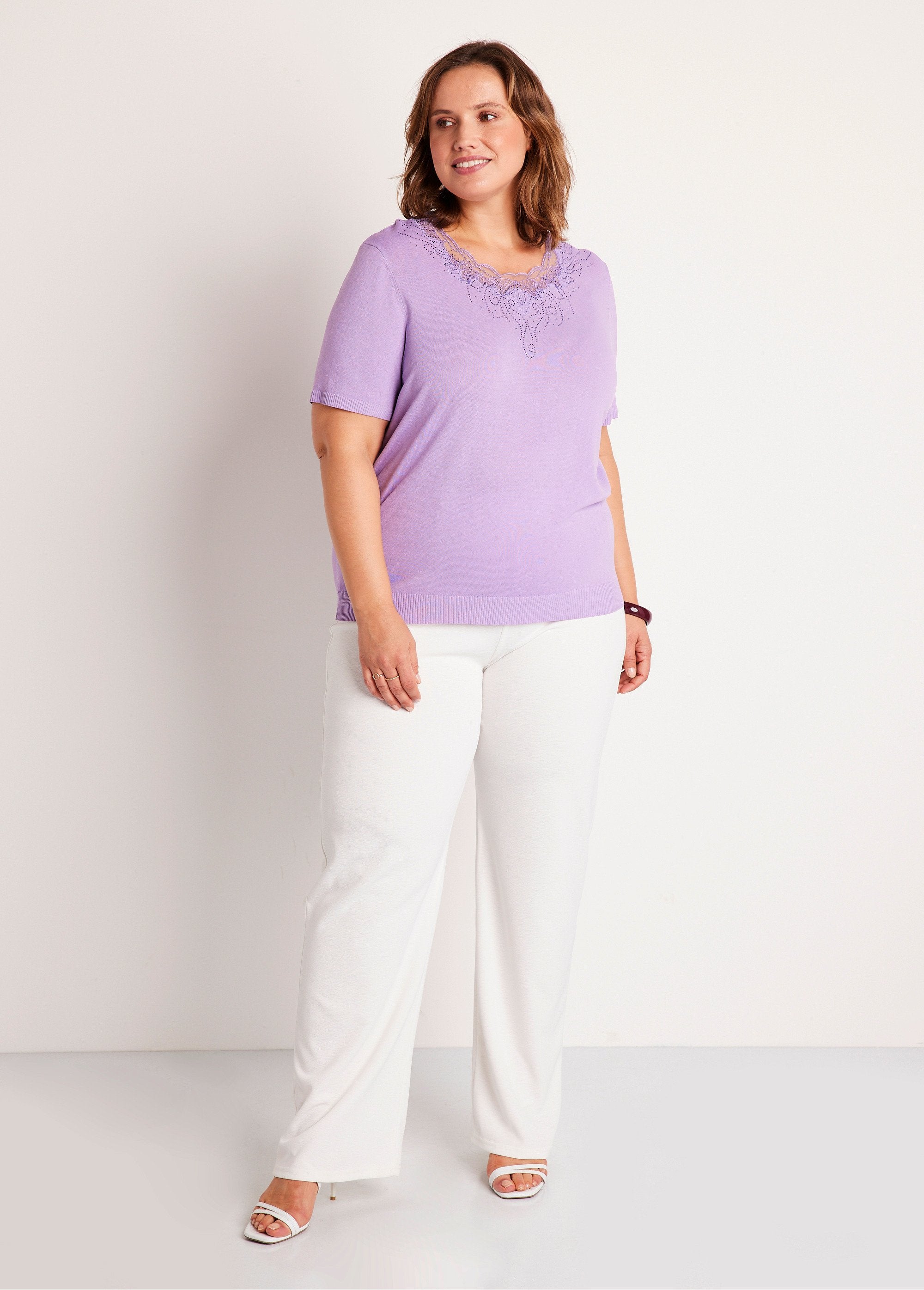 Fine_embroidered_short-sleeved_sweater_Lilac_SF1_curvy