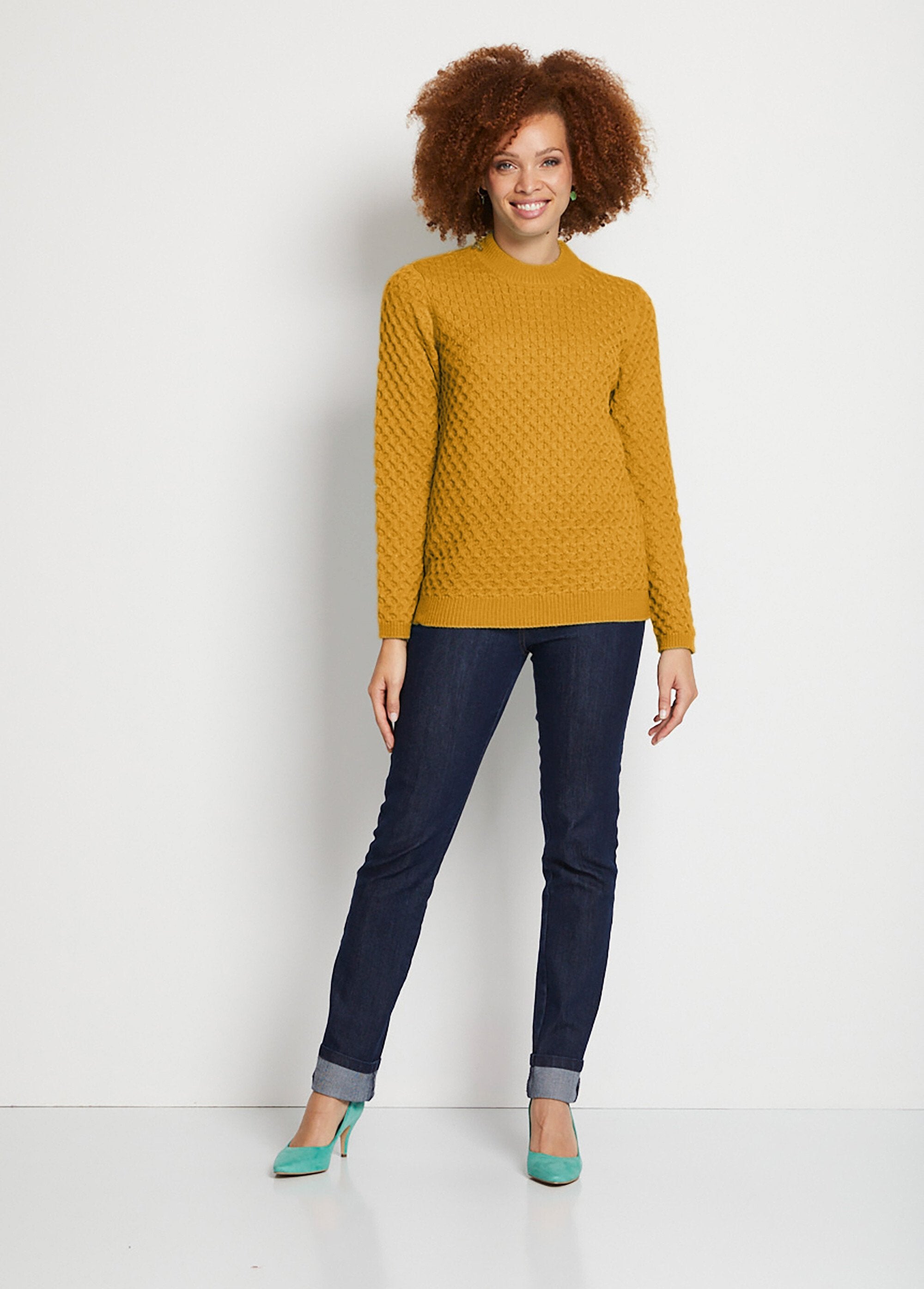 Short_warm_sweater_with_thick_knit_stand-up_collar_Curry_SF1_slim