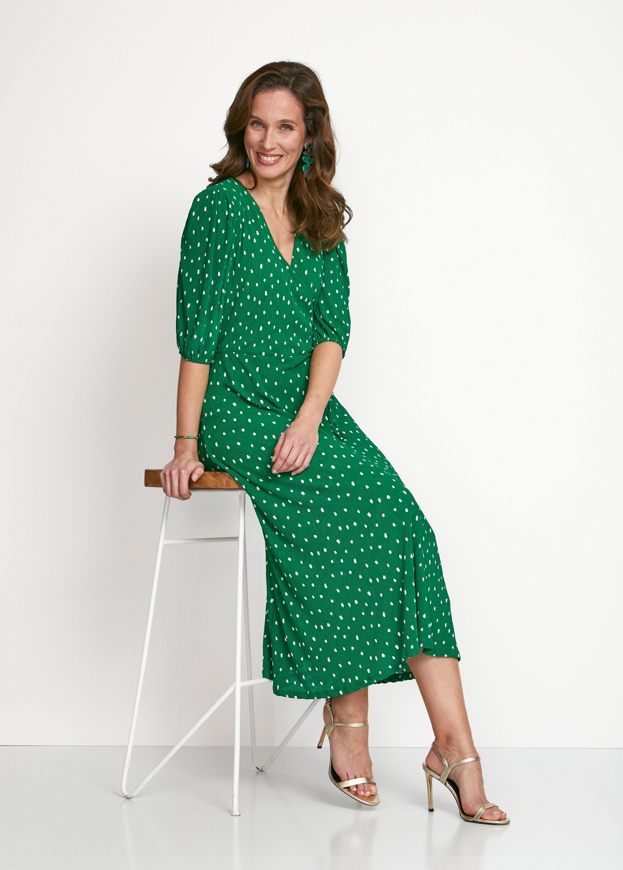 Mid-length_polka_dot_wrap_dress_Green_and_white_SF1_slim