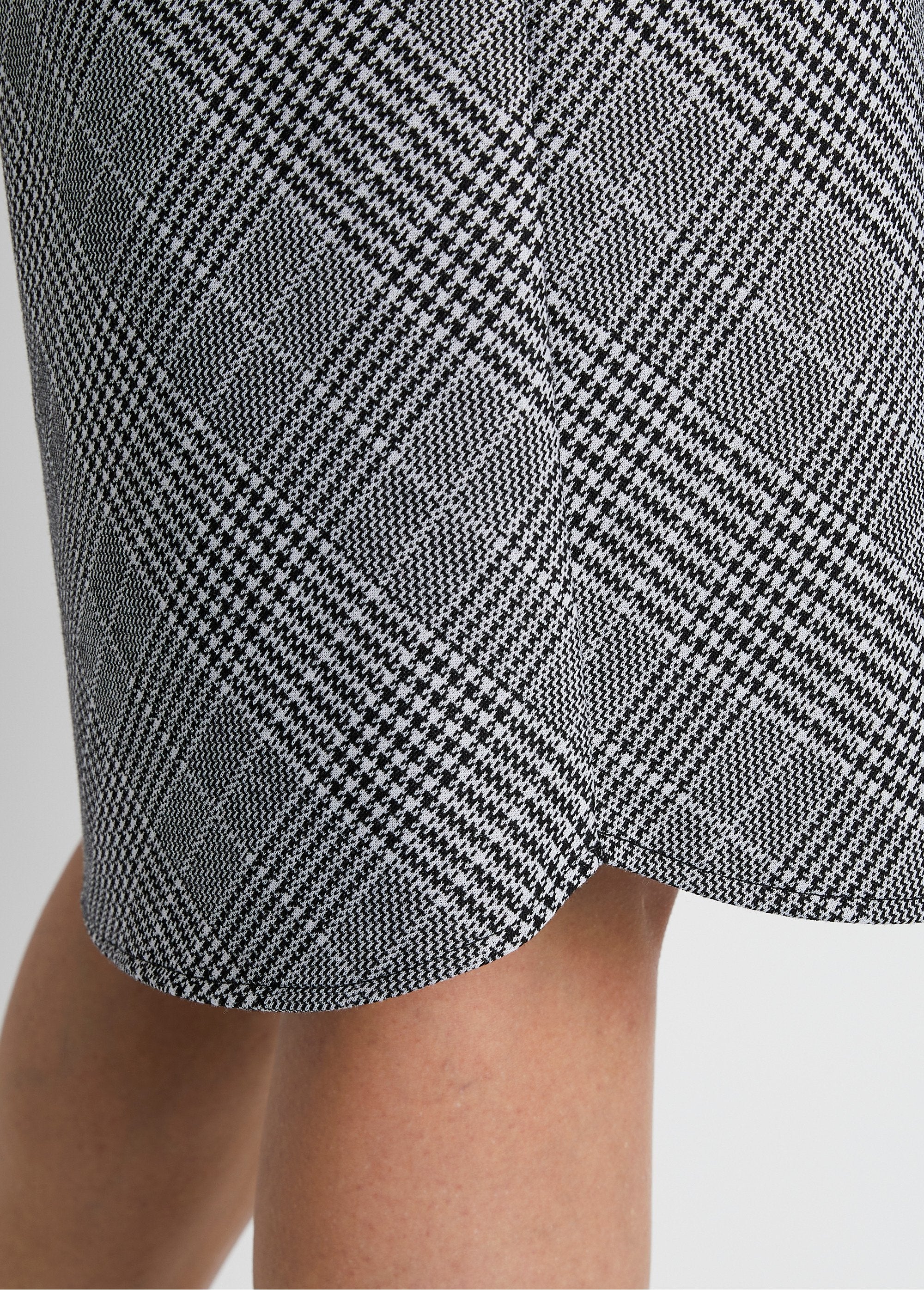 Short_straight_jacquard_check_dress_Black_and_white_DE3_slim