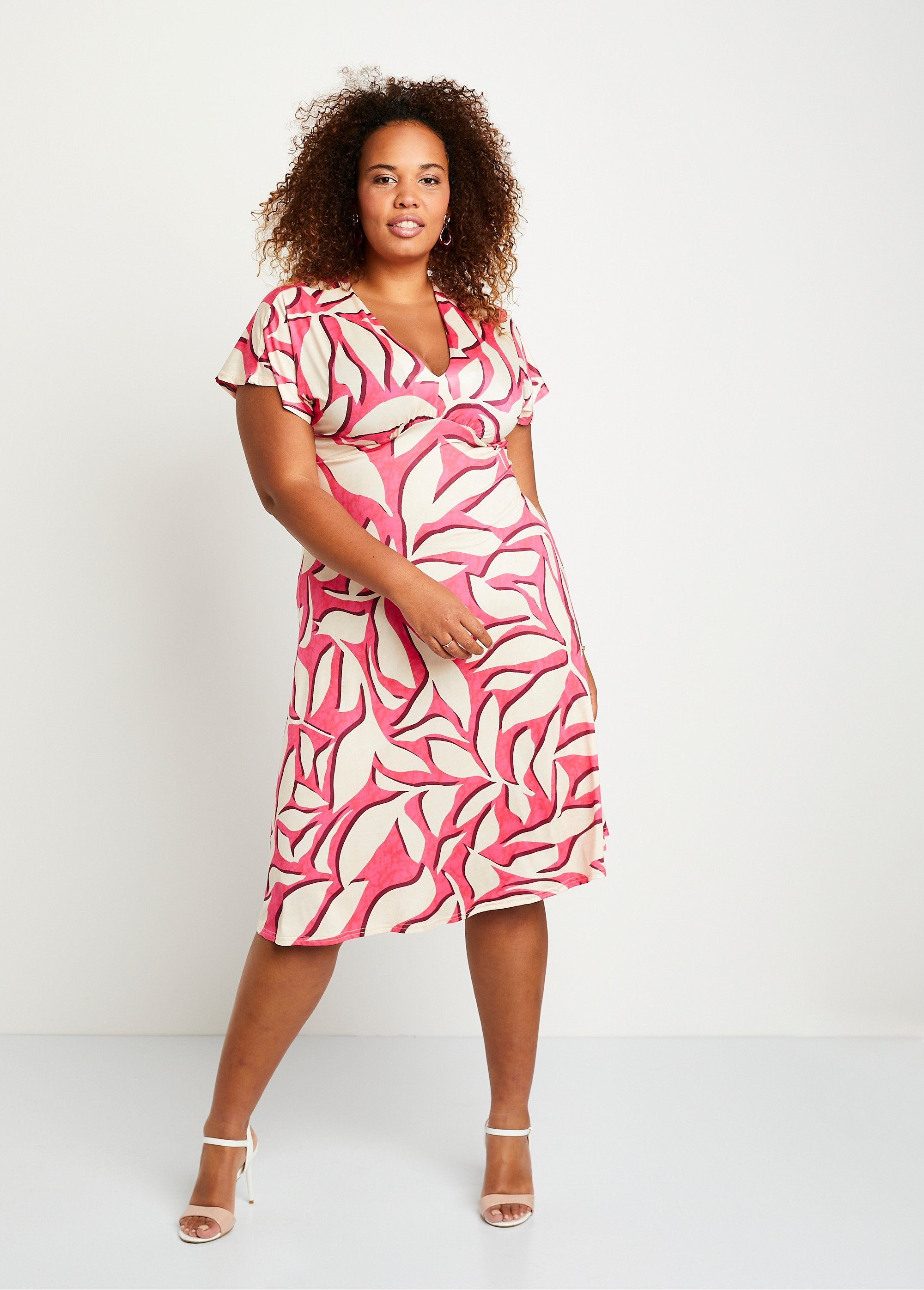 Short_flared_leaf_pattern_dress_Pink_and_ecru_FA1_curvy