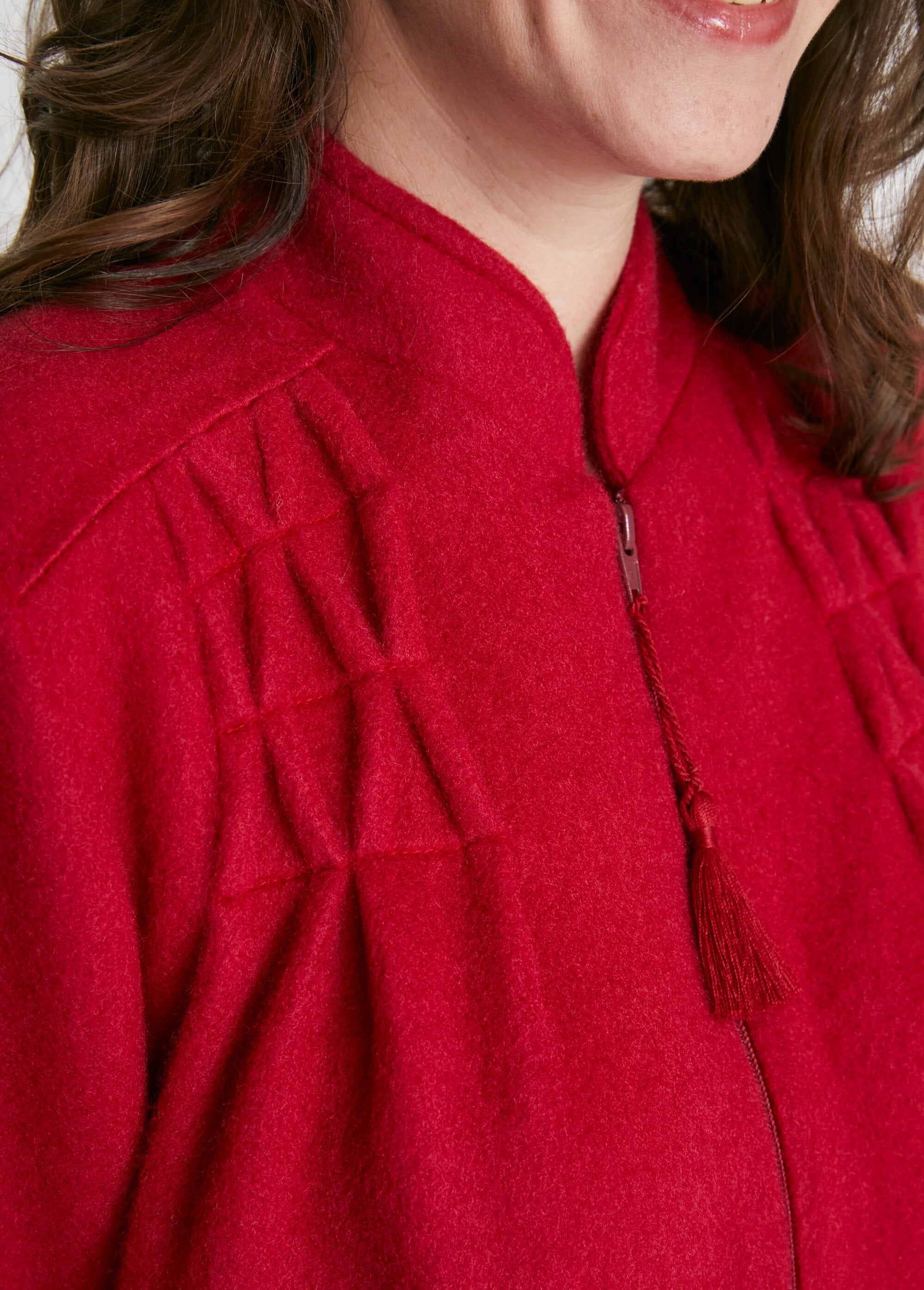 Courtelle®_zipped_knit_bathrobe_Ruby_DE2_slim