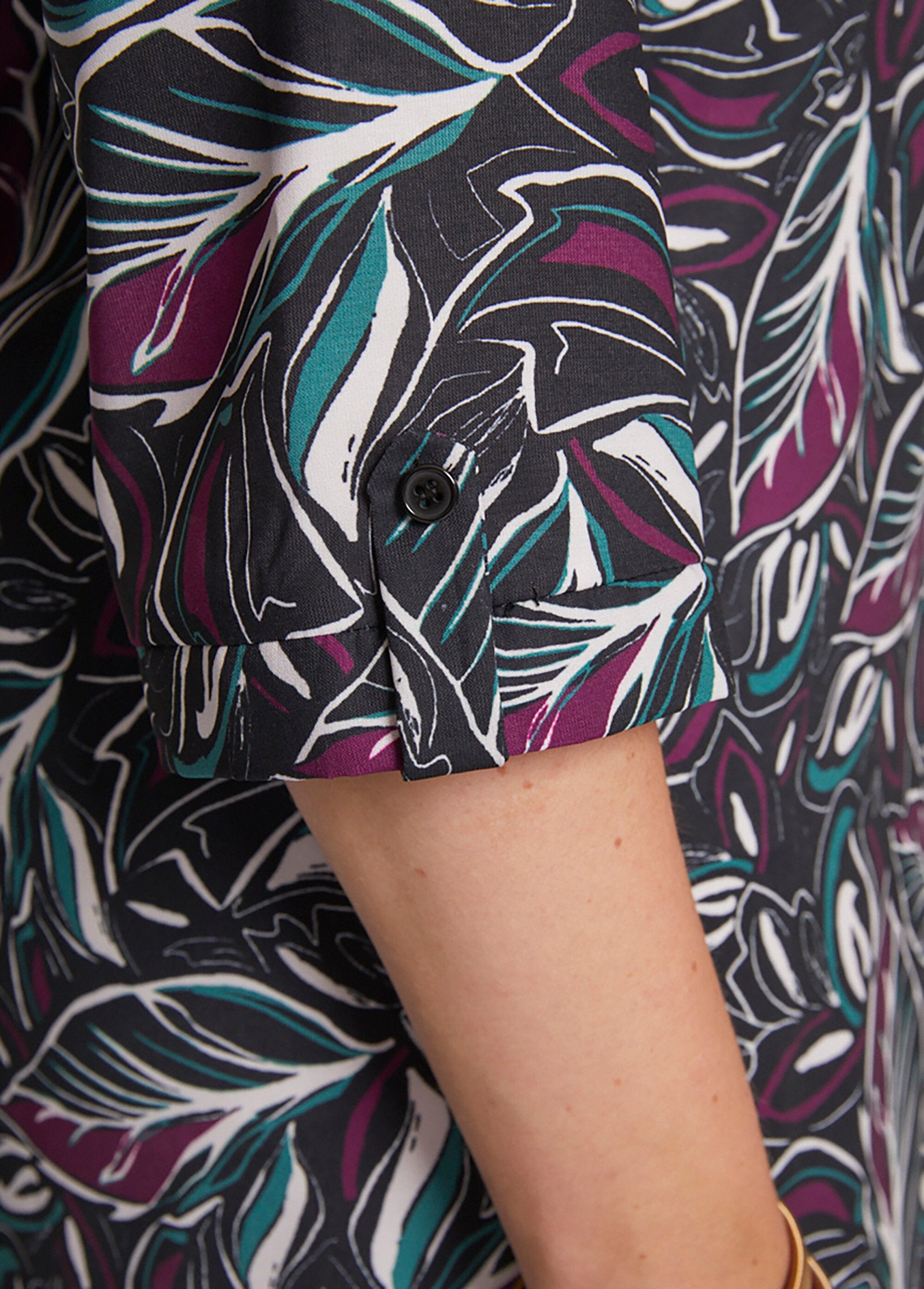 Printed_V-neck_straight_cover_dress_Purple_and_green_print_DE2_curvy