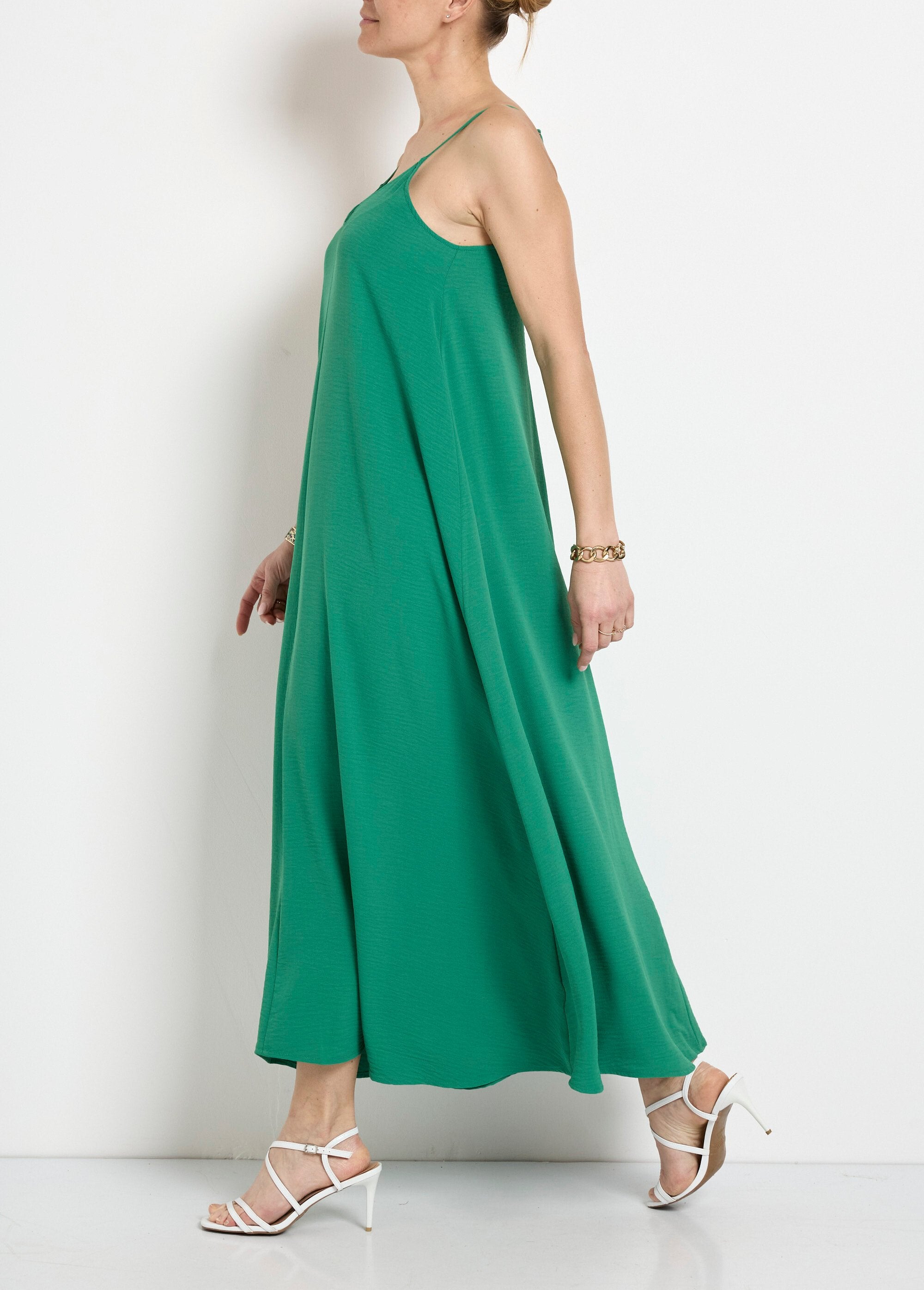 Long_flowing_dress_with_a_silky_appearance_Green_DE2_slim