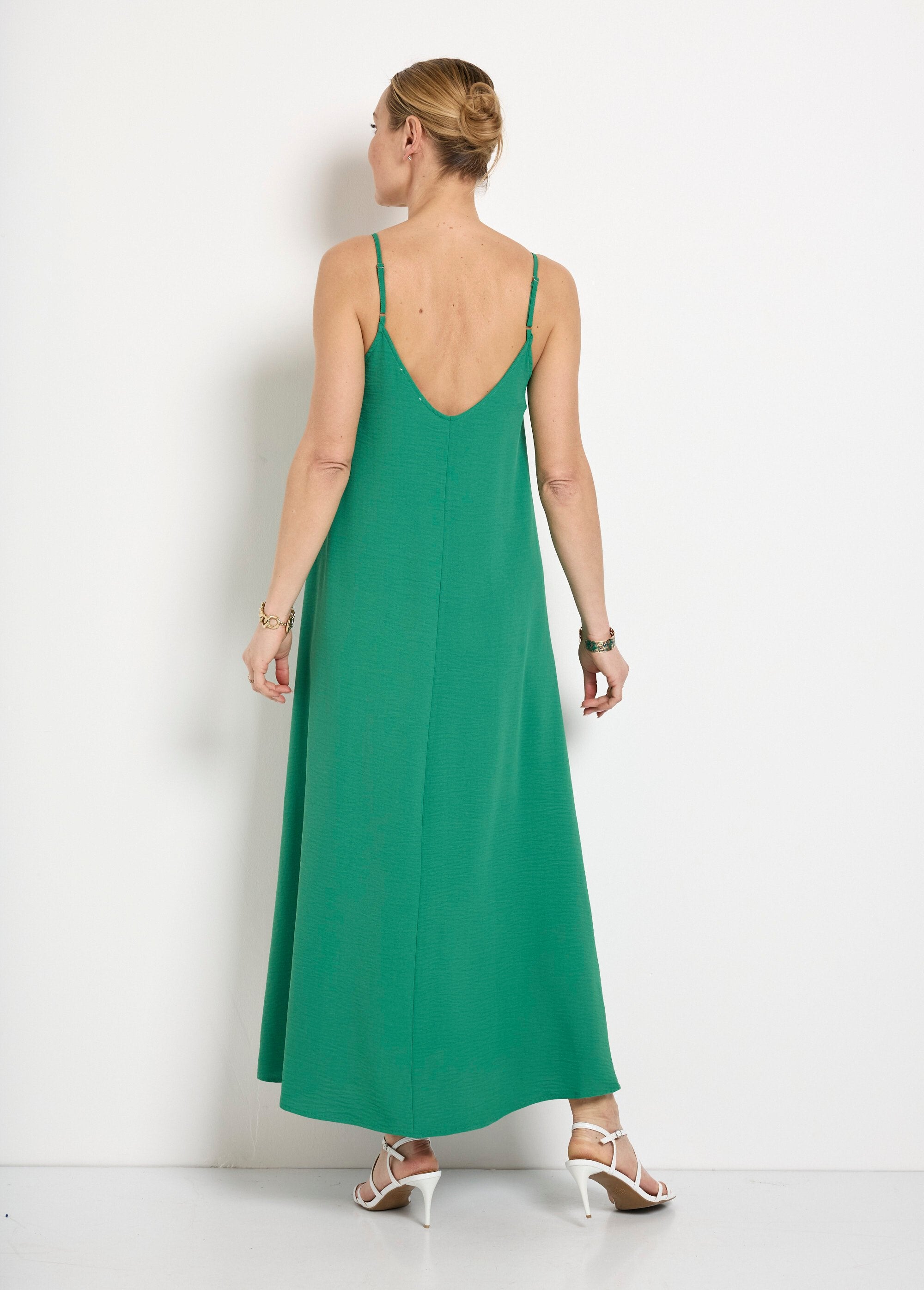 Long_flowing_dress_with_a_silky_appearance_Green_DO1_slim
