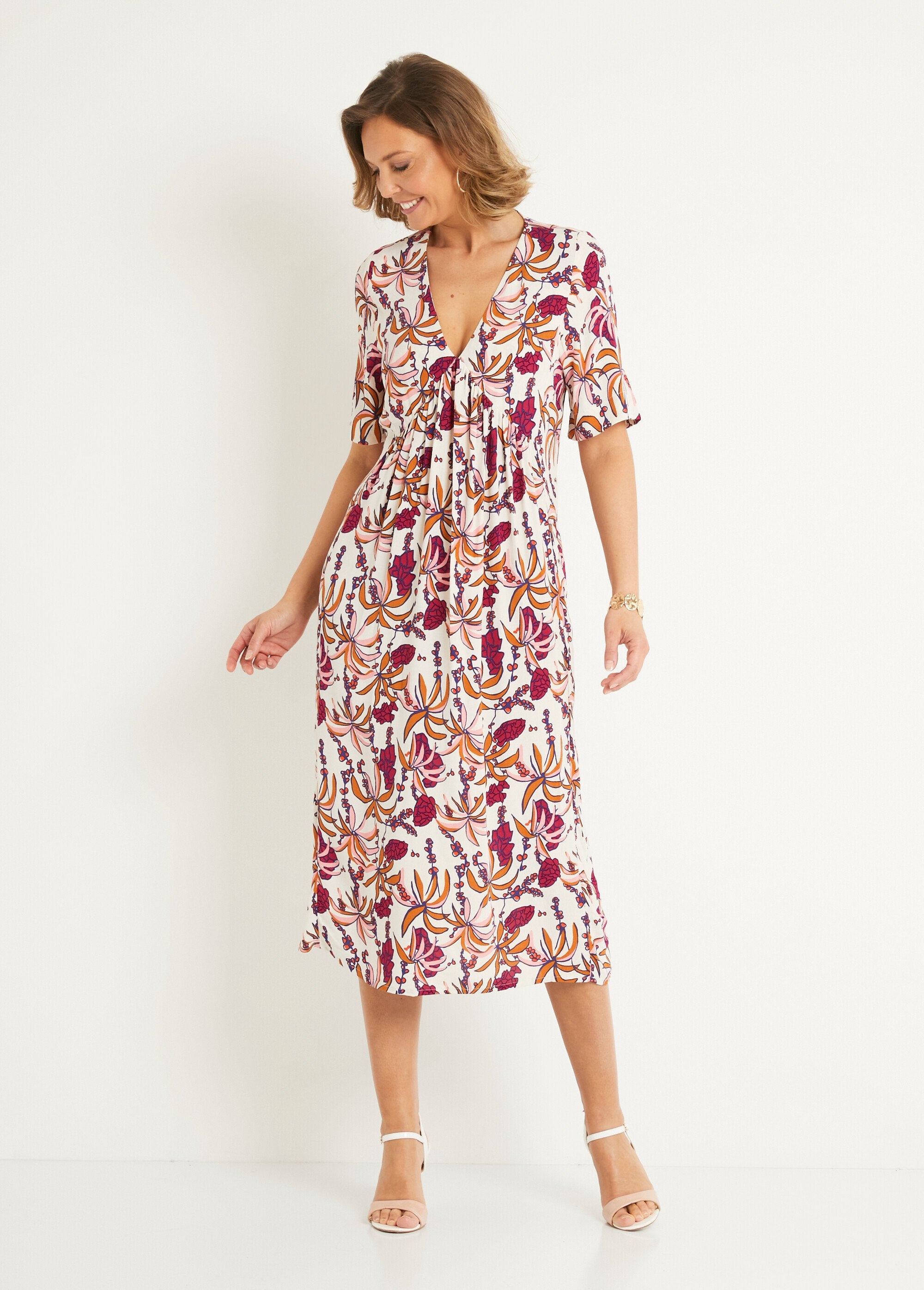 Long_pleated_printed_V-neck_dress_Ecru_print_FA1_slim