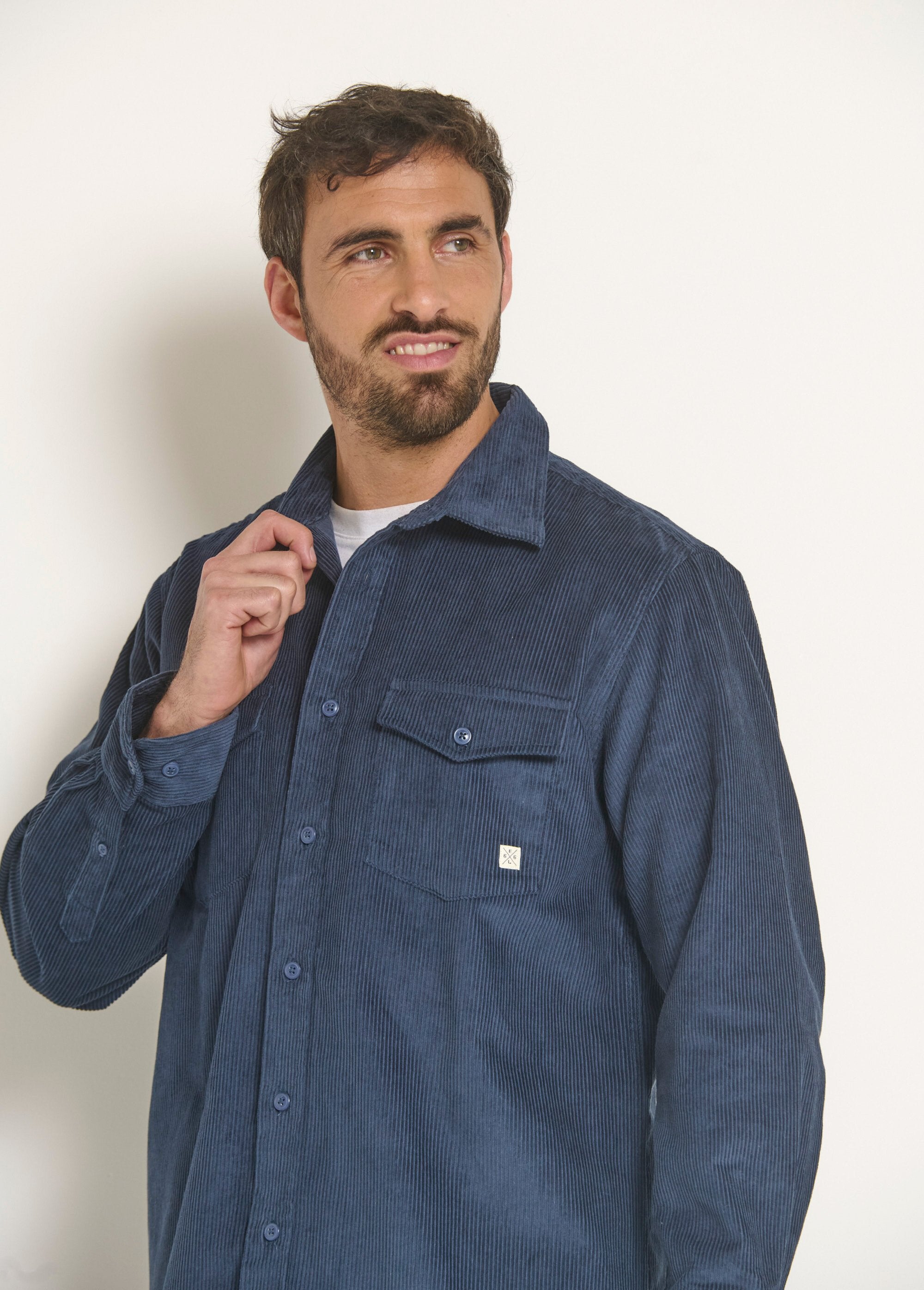 Warm_fine_ribbed_velvet_overshirt_Marine_DE1_slim