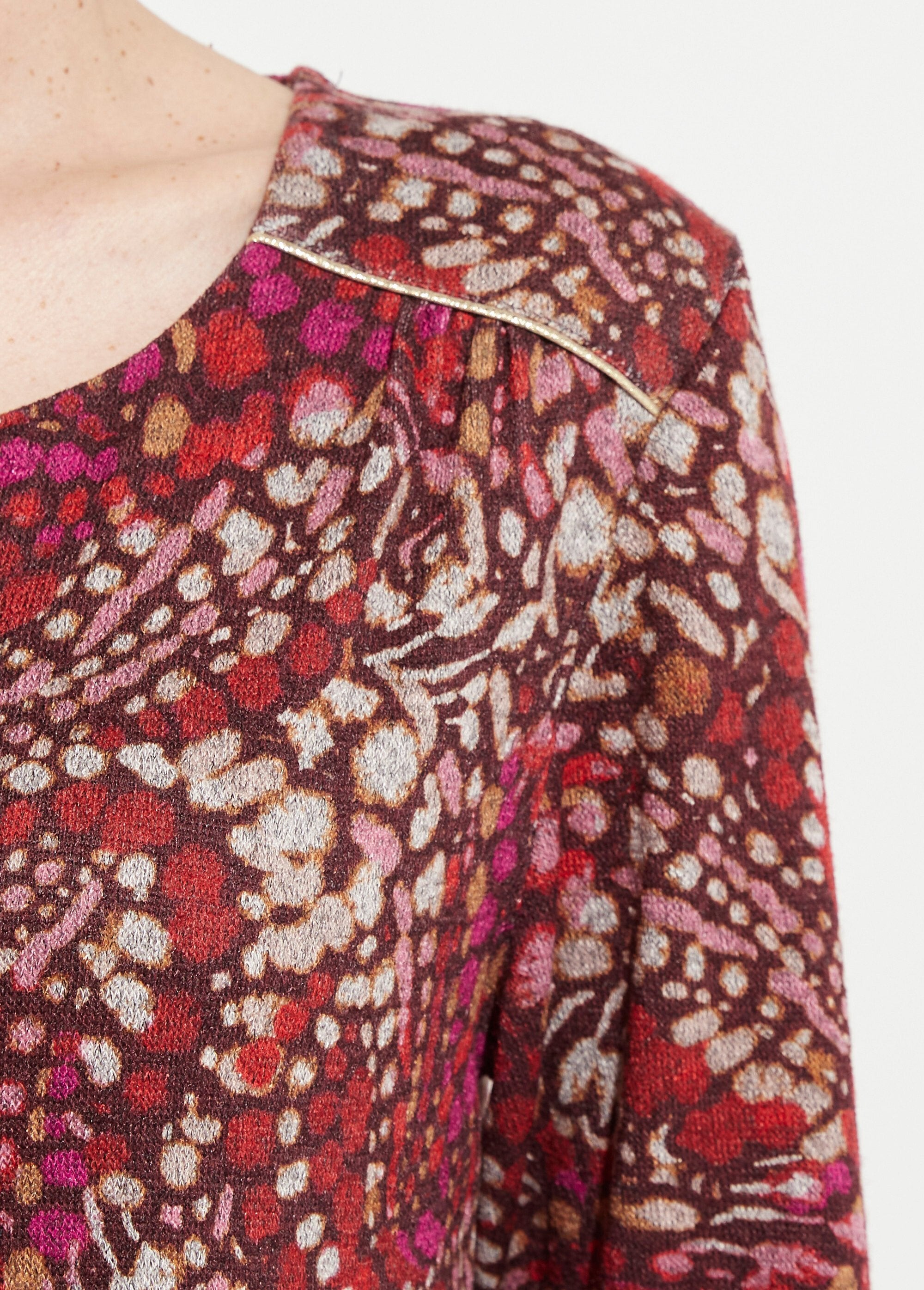 Long_flared_t-shirt_with_3/4_sleeves_and_tachist_print_Bordeaux_and_pink_DE2_slim