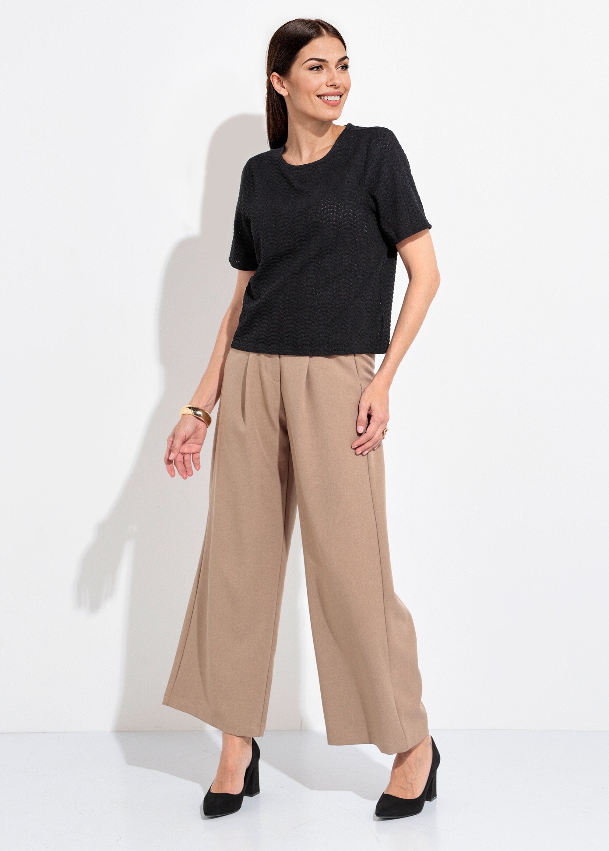 Scale_pattern_embossed_mesh_T-shirt_Black_SF1_slim