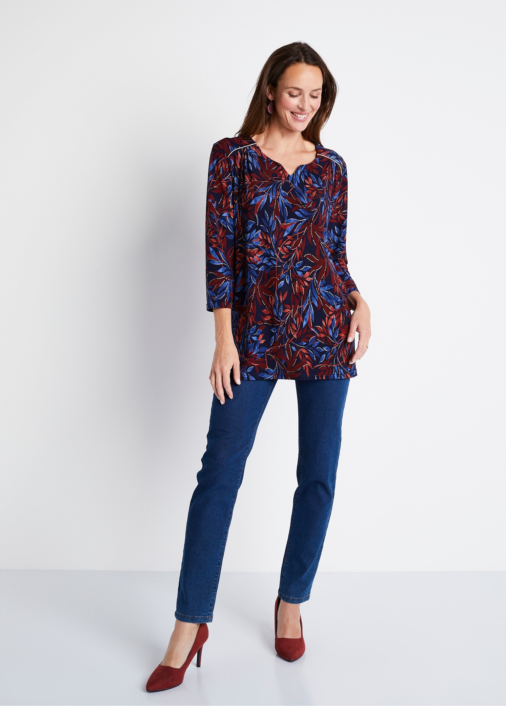 Long_flared_t-shirt_with_3/4_sleeves_and_round_neck_Blue_print_SF1_slim