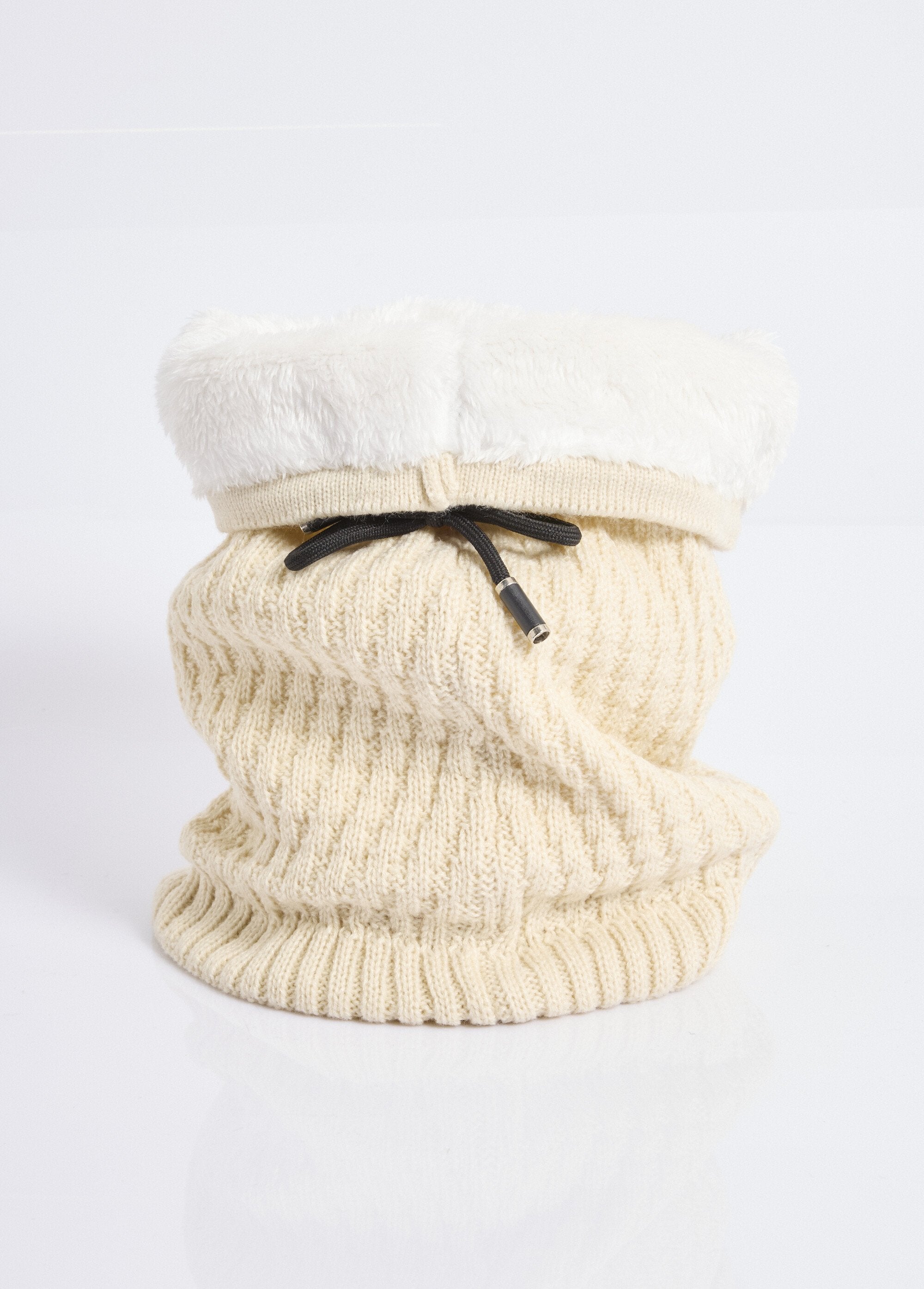 Knit_and_sherpa_neck_warmer,_ridges_Beige_FA1_slim