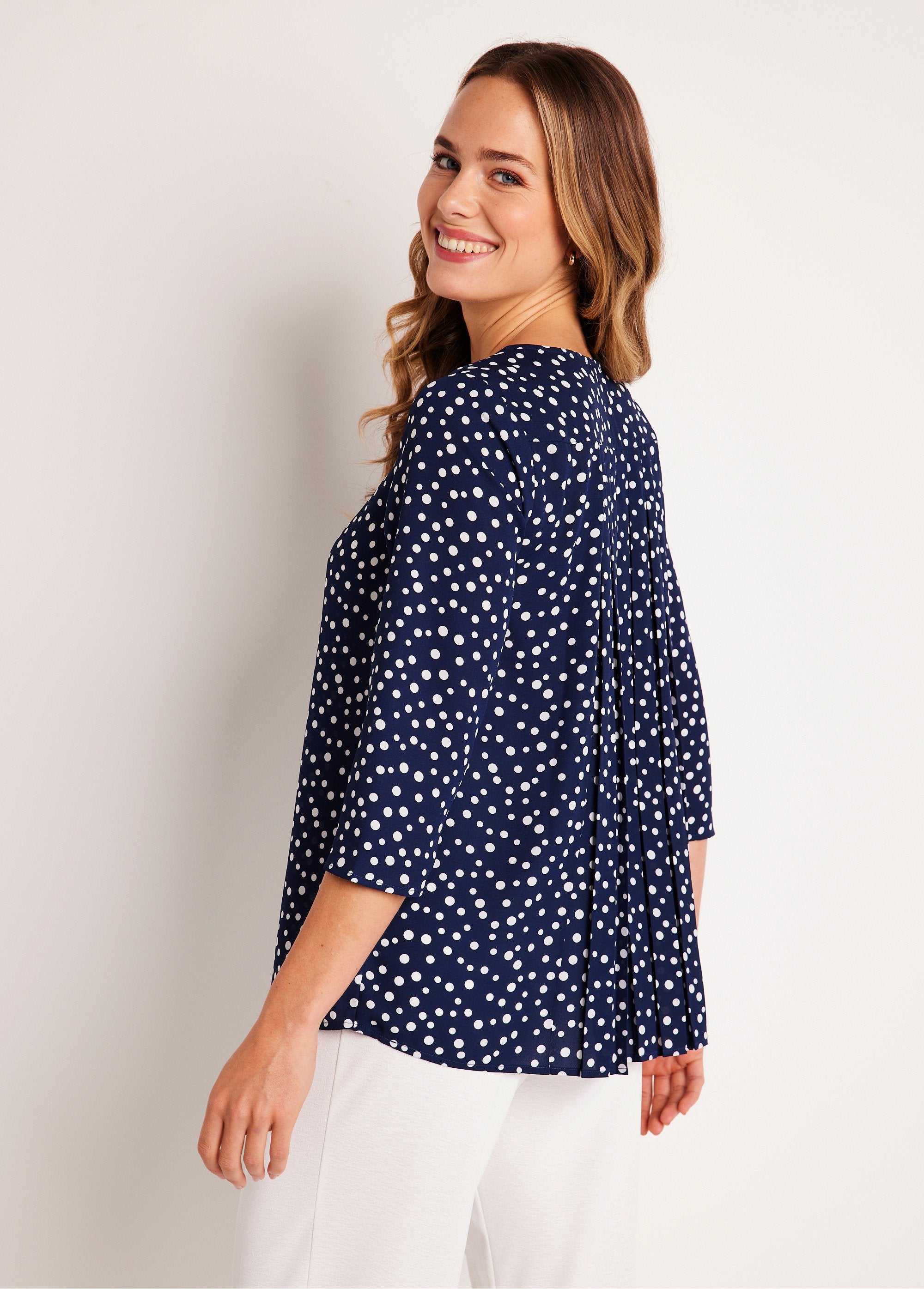 Mid-length_loose_pleated_back_tunic_Navy_and_white_DO1_slim