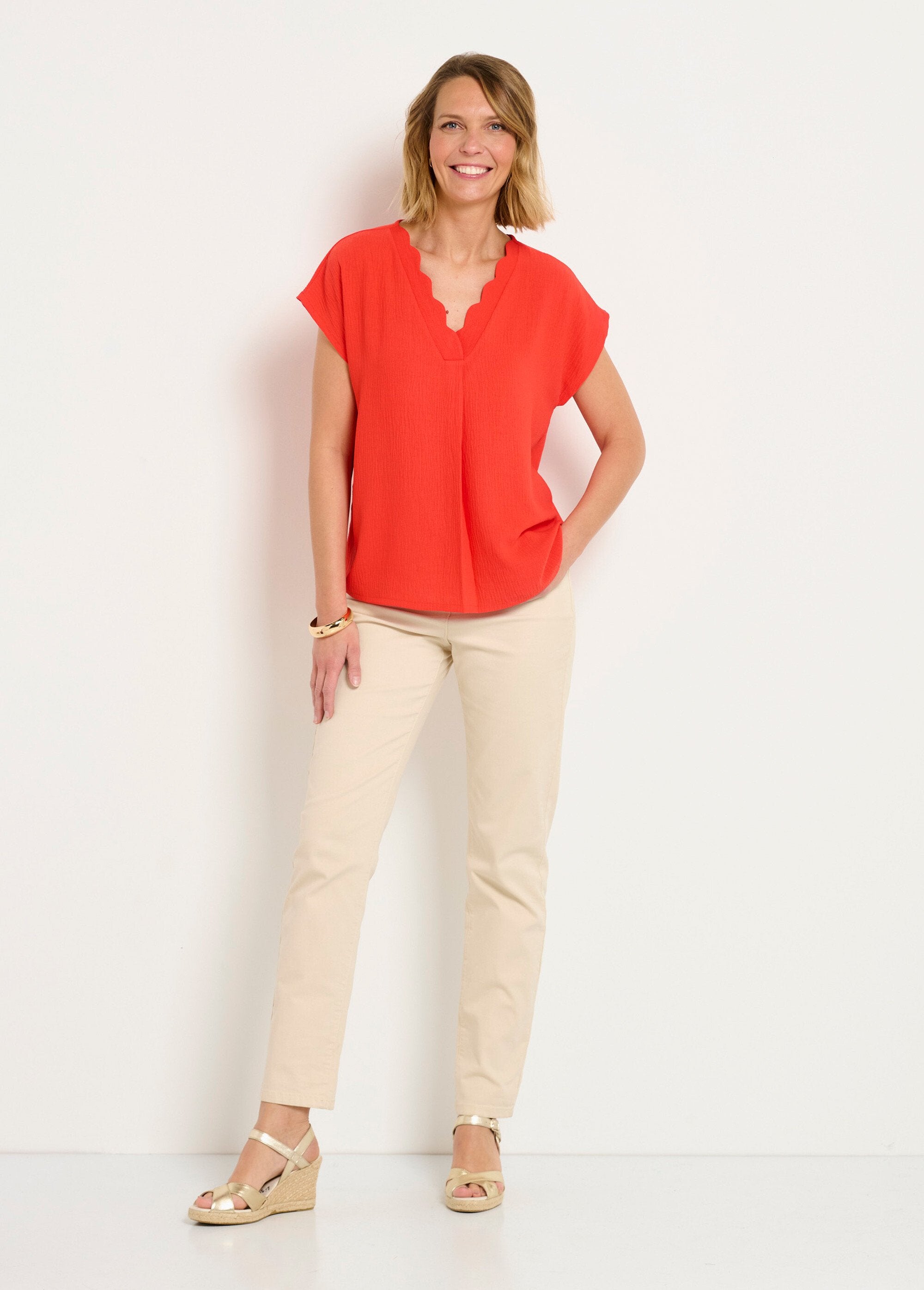 Scalloped_V-neck_tunic_with_kimono_sleeves_Orange_SF1_slim