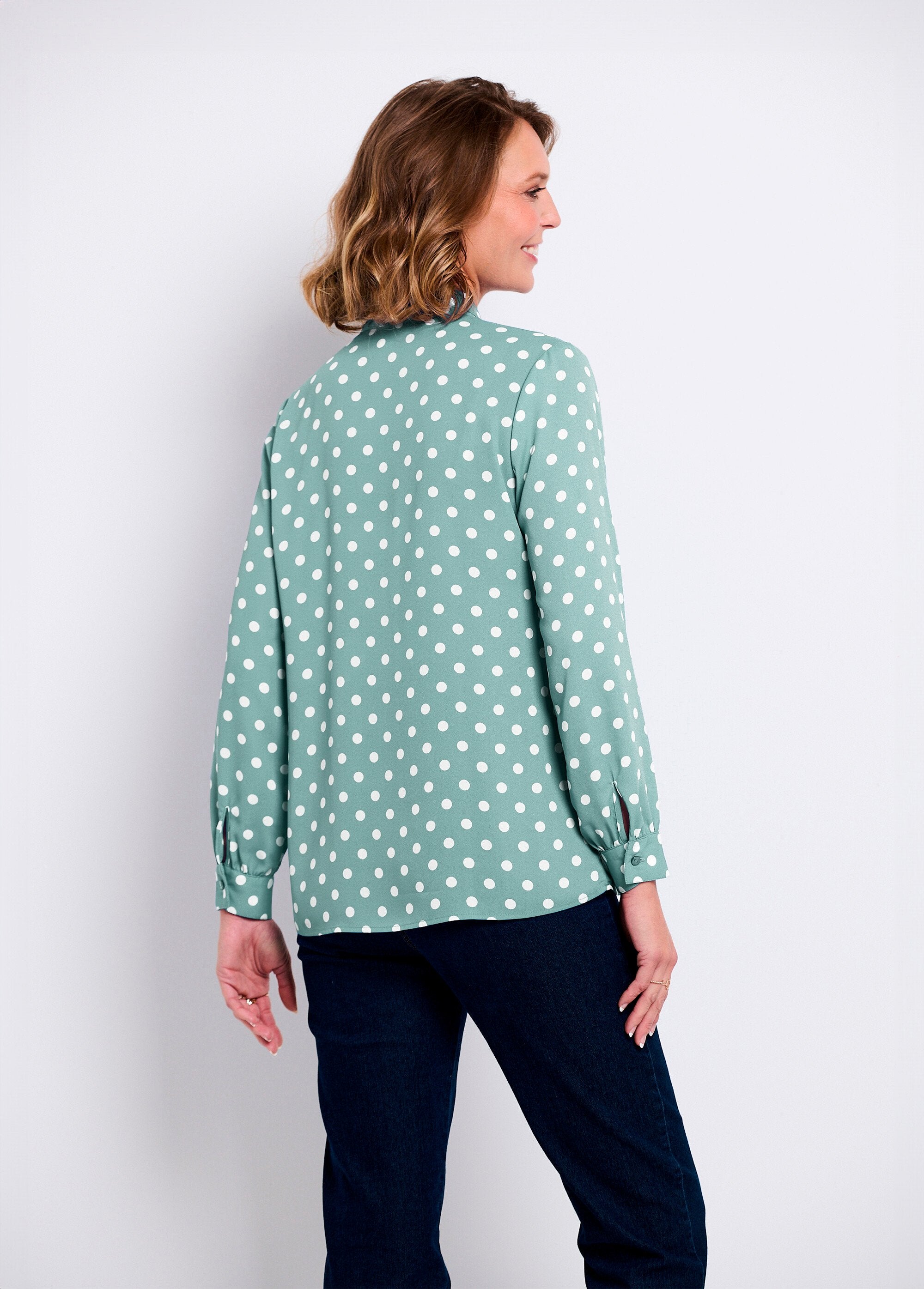 Flowing_tunic_with_pussy_bow_collar,_plain_or_polka_dot_Green_and_white_DO1_slim