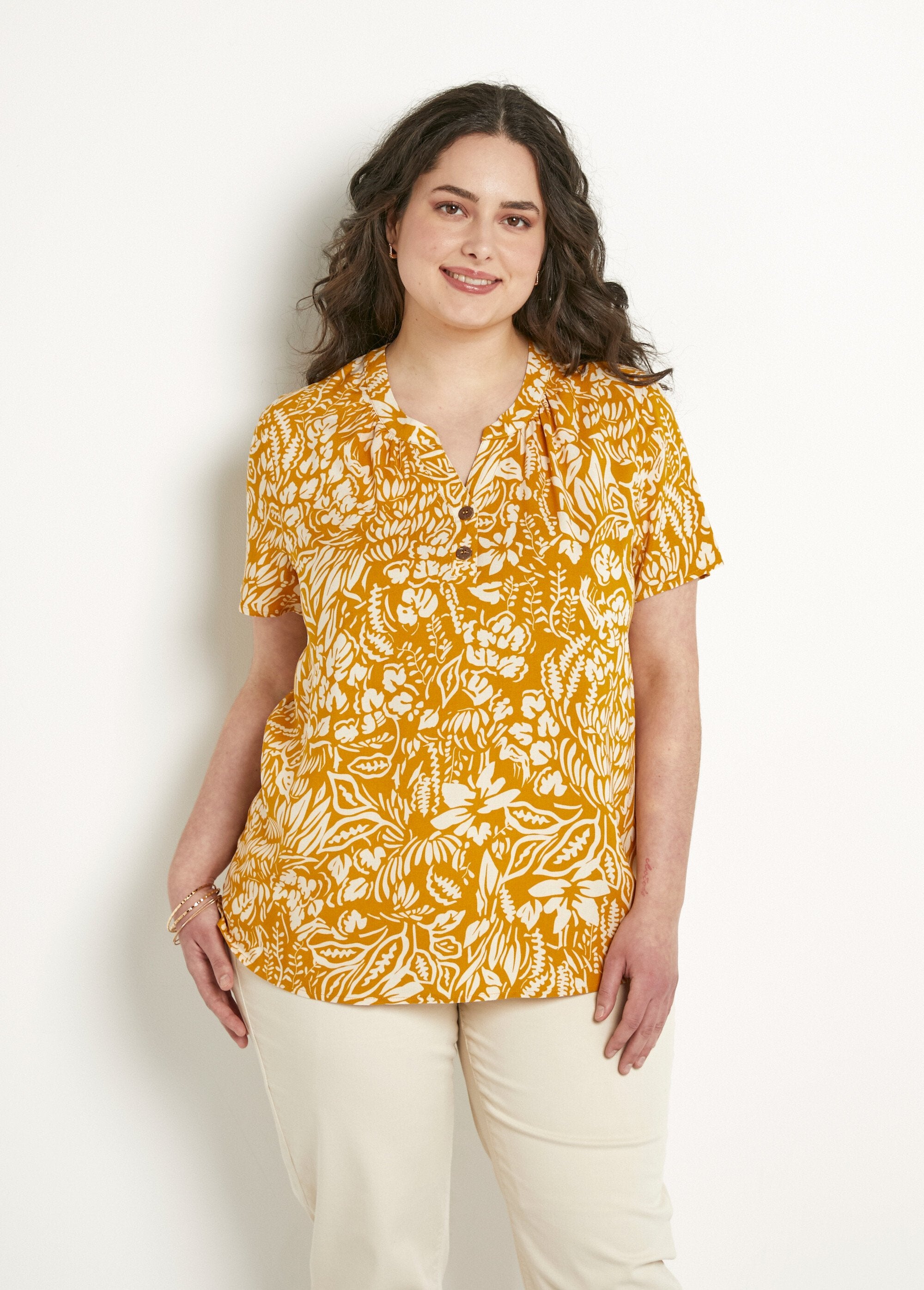 Long_flared_floral_or_plain_tunic_Yellow_and_ecru_FA1_curvy