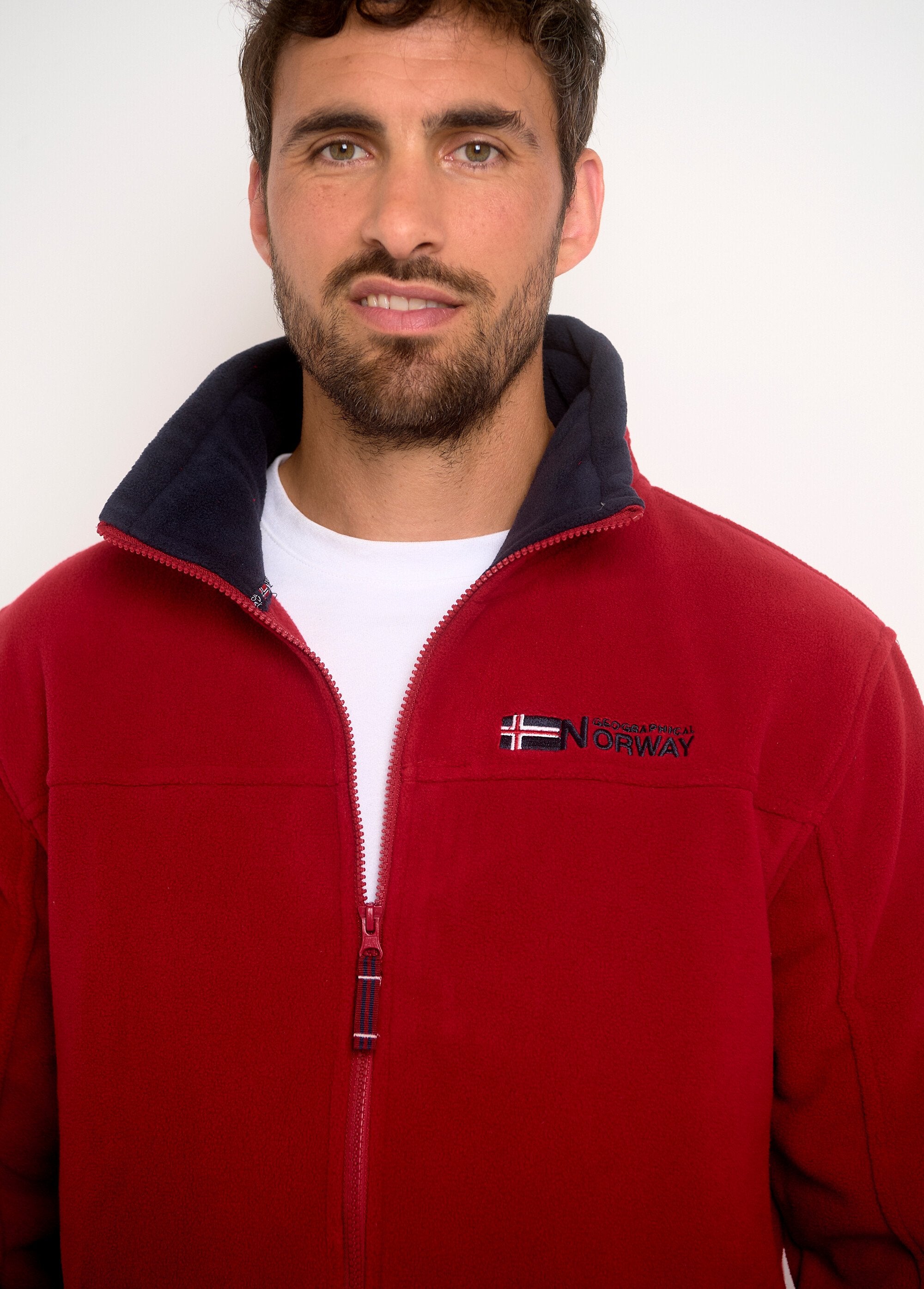 Jacket_with_retractable_fleece_hood_Red_DE1_slim