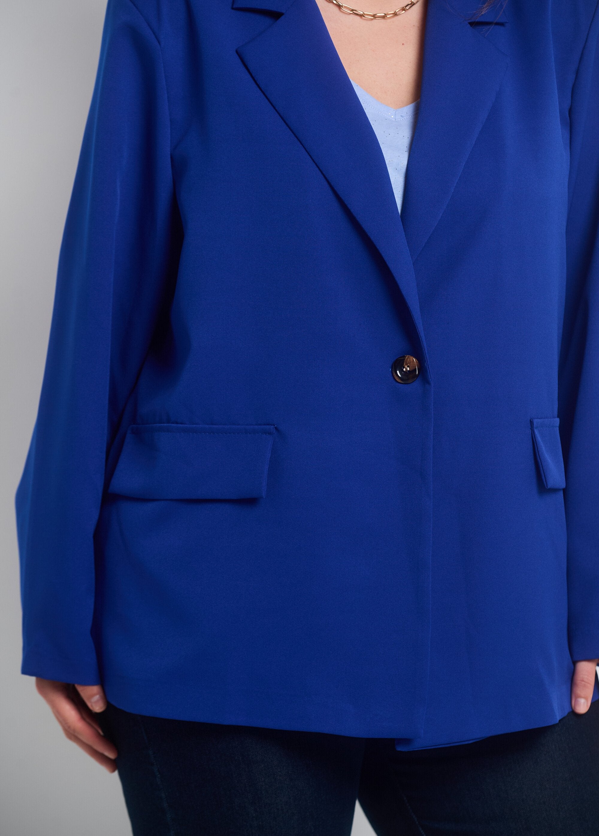 Fluid_blazer_jacket_with_tailored_collar_Hard_blue_DE2_curvy