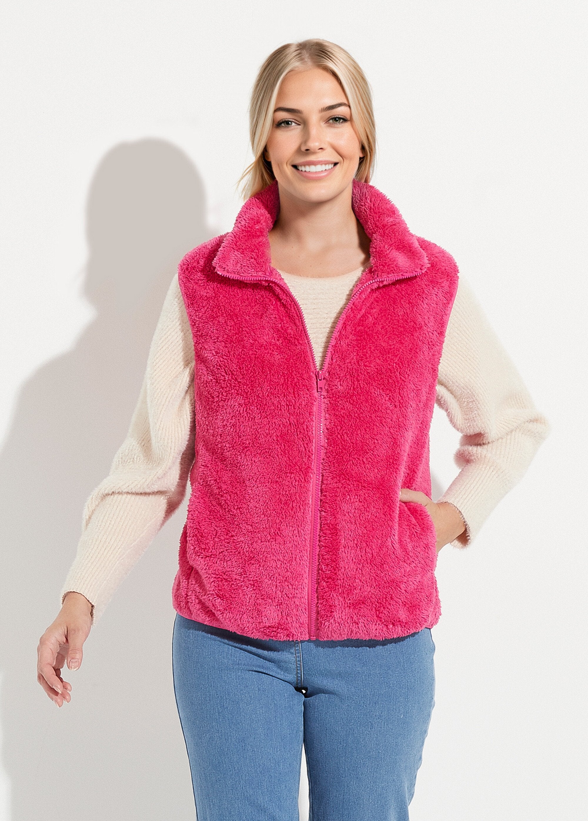 Sleeveless_faux_fur_jacket_with_stand-up_collar_Fuchsia_FA1_slim