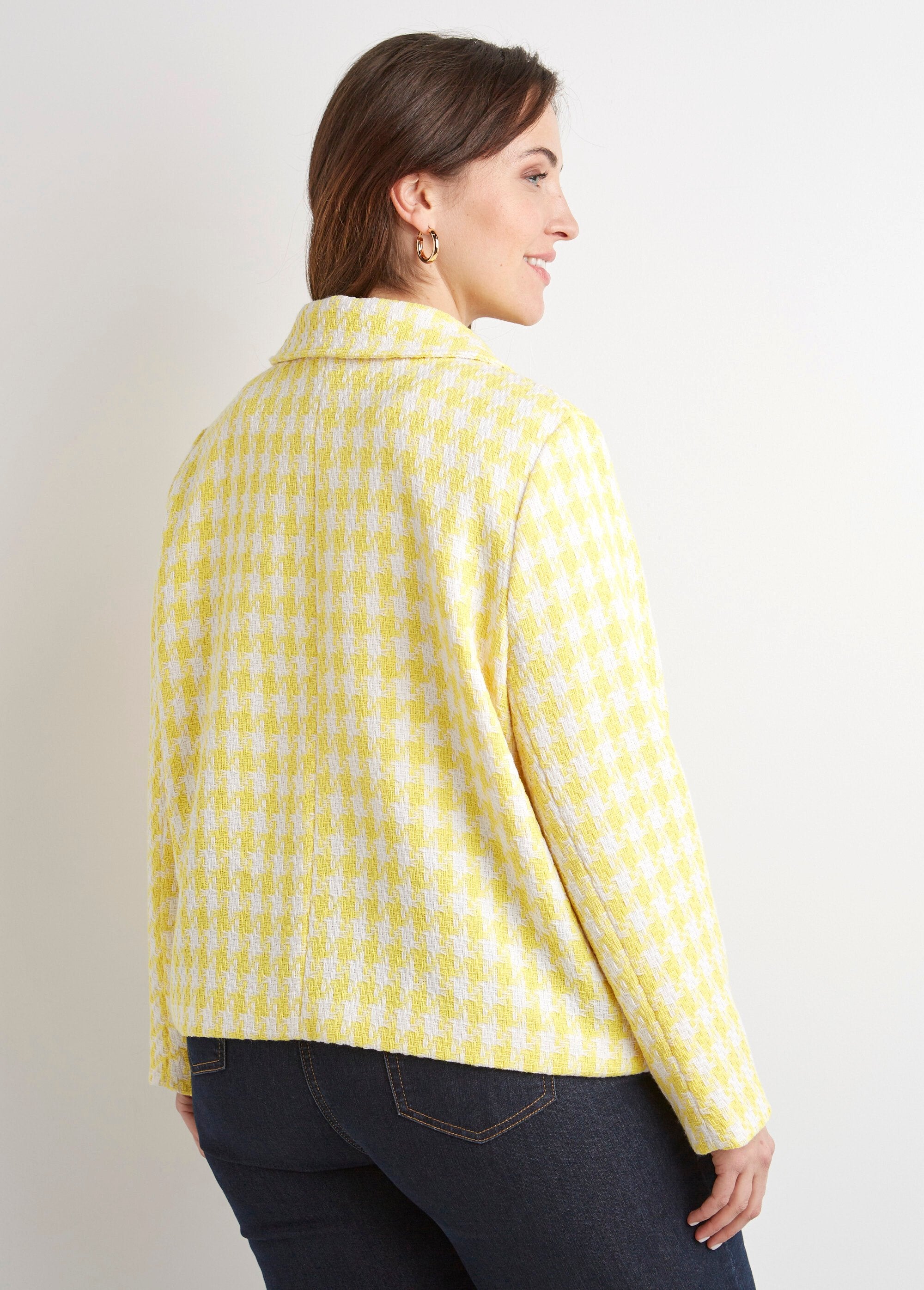 Short_houndstooth_jacket_Yellow_and_white_DO1_curvy